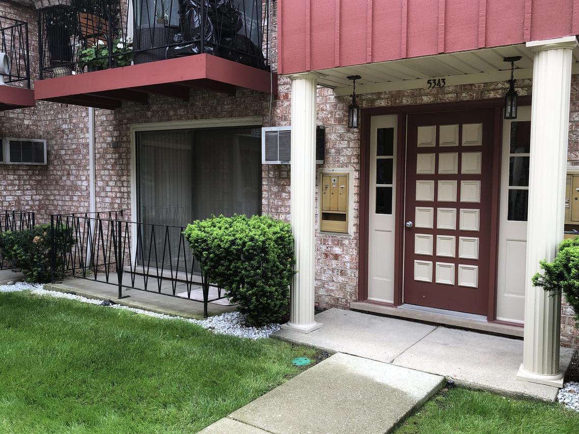 5343 N Delphia Ave. #144, Chicago, IL 60656