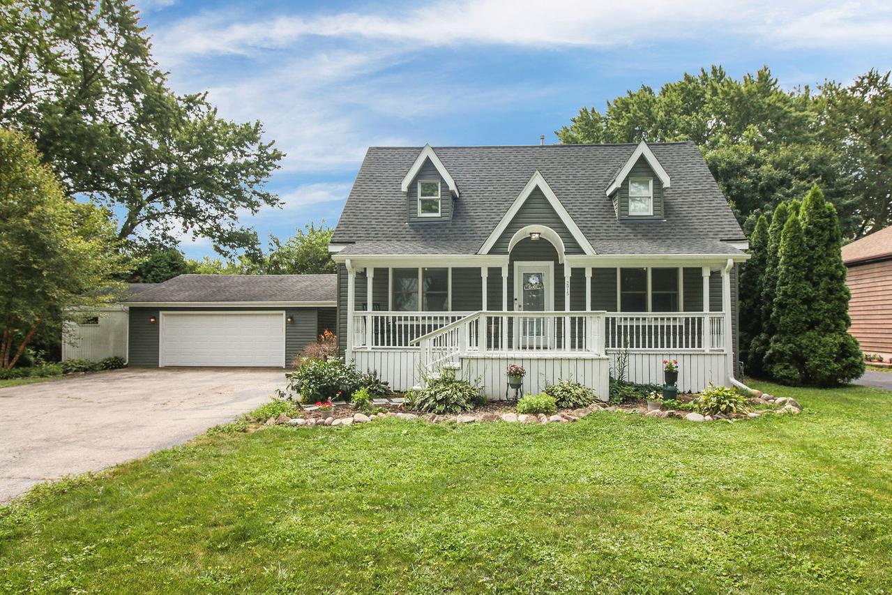 2915 Victoria Ave., Mchenry, IL 60050