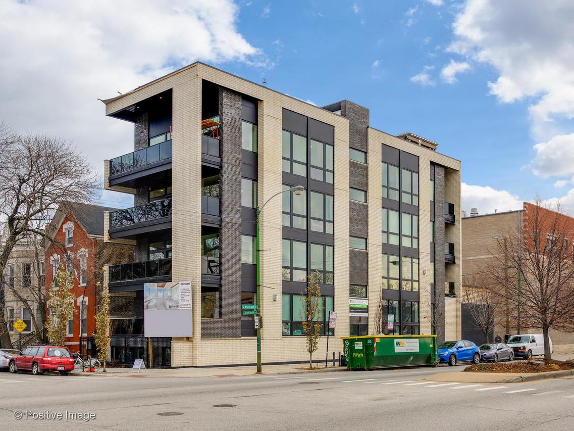 1533 W Superior St. #2SN, Chicago, IL 60642