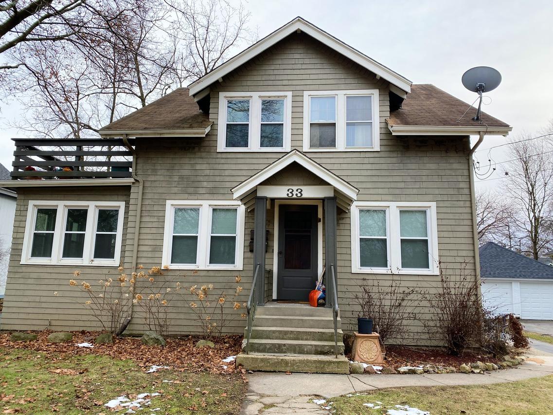 33 Center St., Crystal Lake, IL 60014