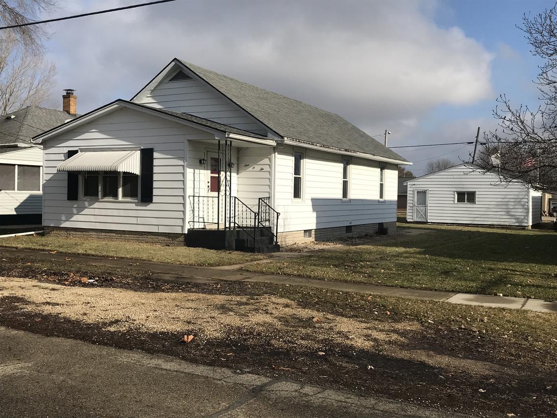 106 S 1st St., Cherry, IL 61317