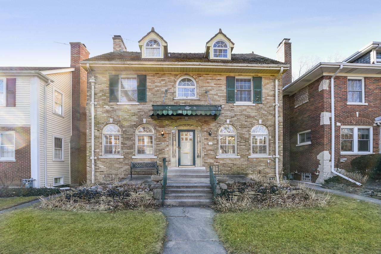 101 Garrison Ave., Wilmette, IL 60091