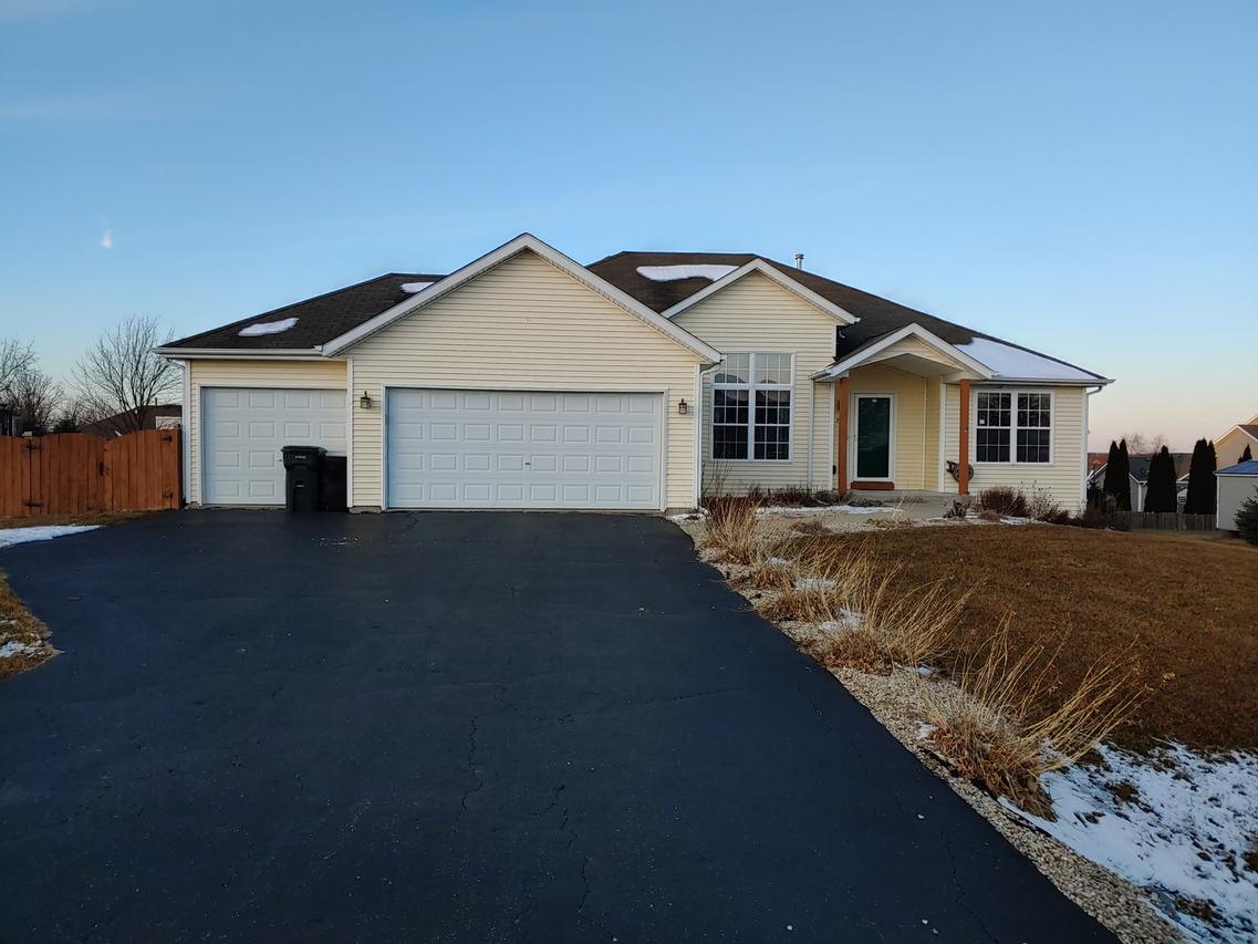 709 Rosemare Dr., Roscoe, IL 61073