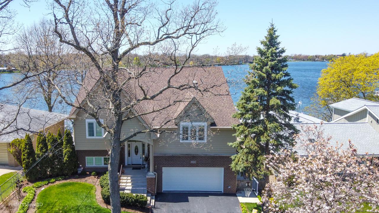 33418 N Lake Shore Dr., Grayslake, IL 60030
