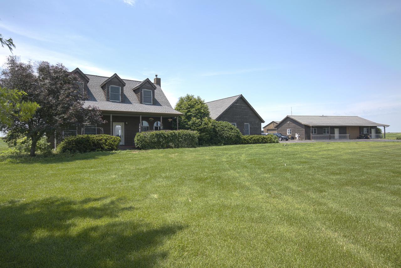 1869 Woodlawn Rd., Steward, IL 60553