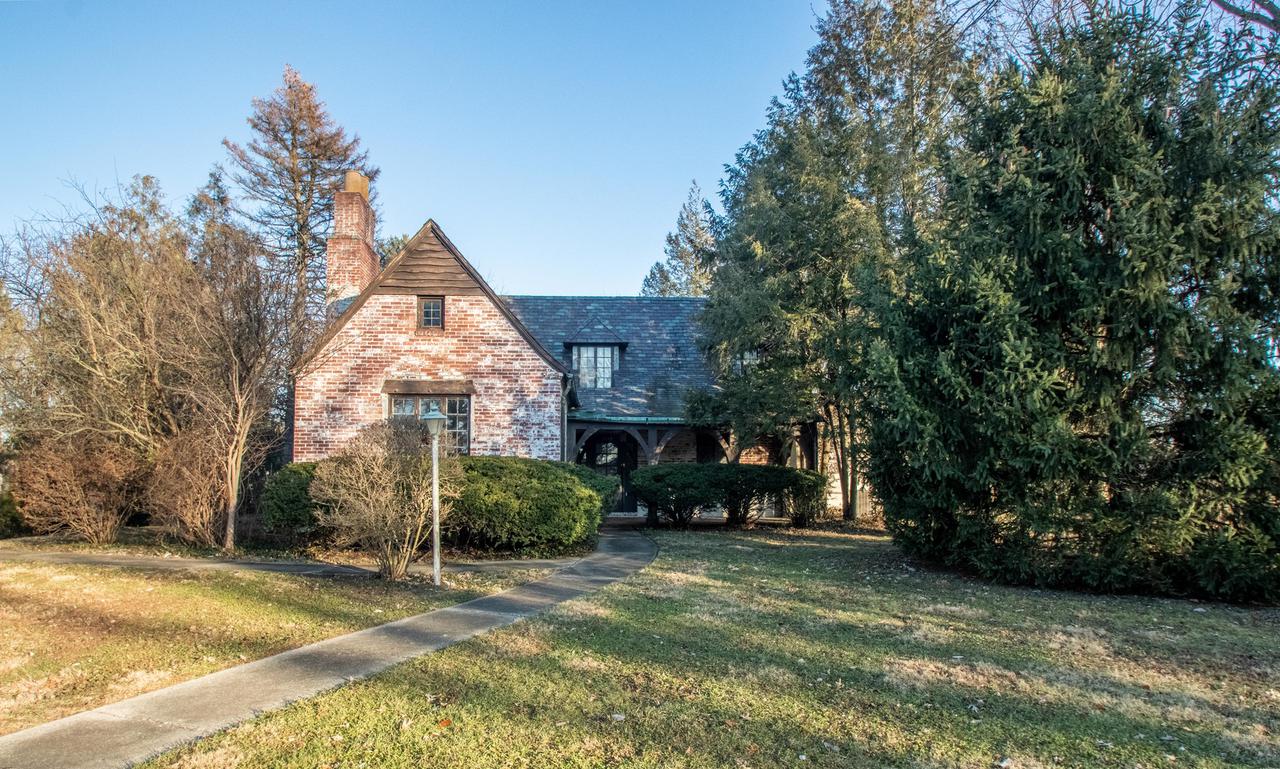 1655 N Vermilion St., Danville, IL 61832