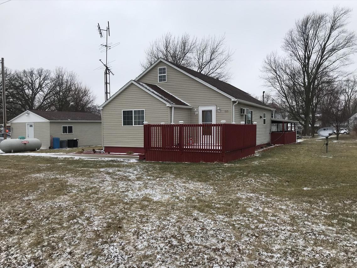 110 W State Route 54, Roberts, IL 60962