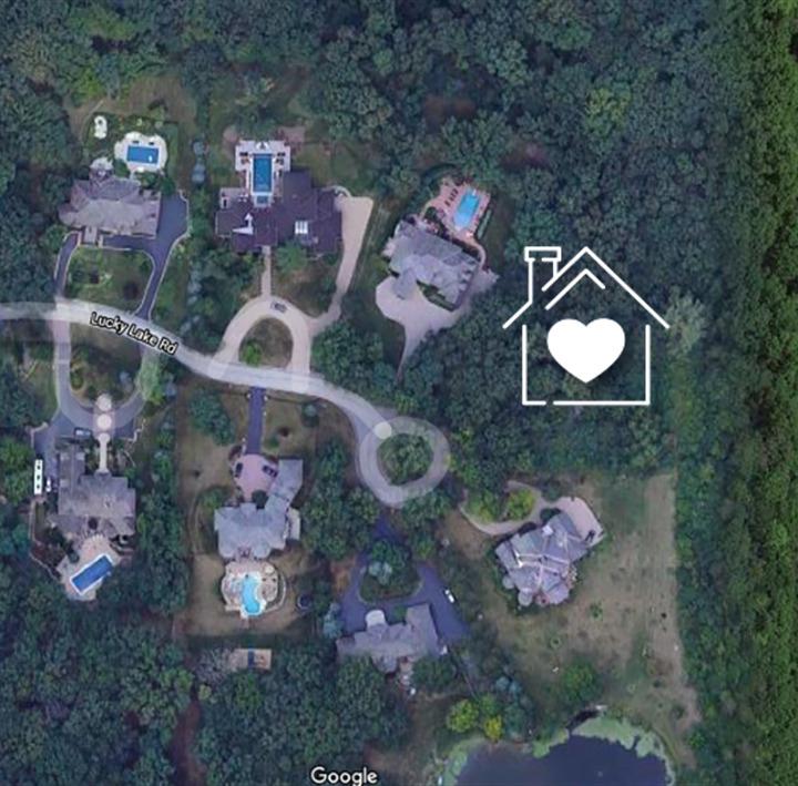 13500 Lucky Lake Dr., Lake Forest, IL 60045