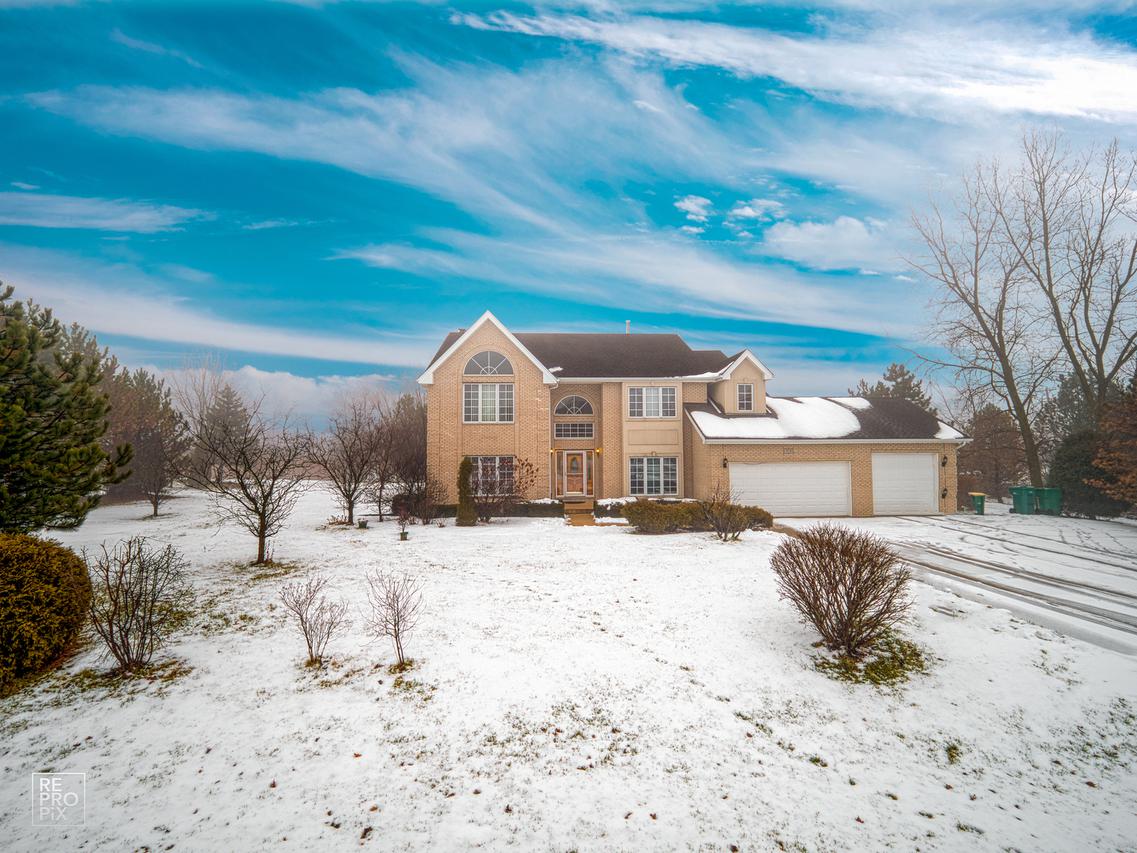 12241 Saddlebrook Ln., Lemont, IL 60439