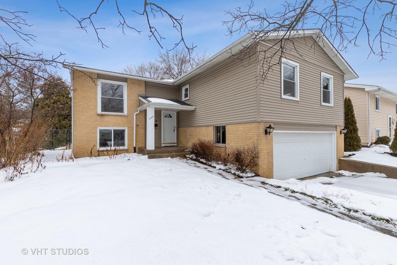 454 N California Ave., Mundelein, IL 60060