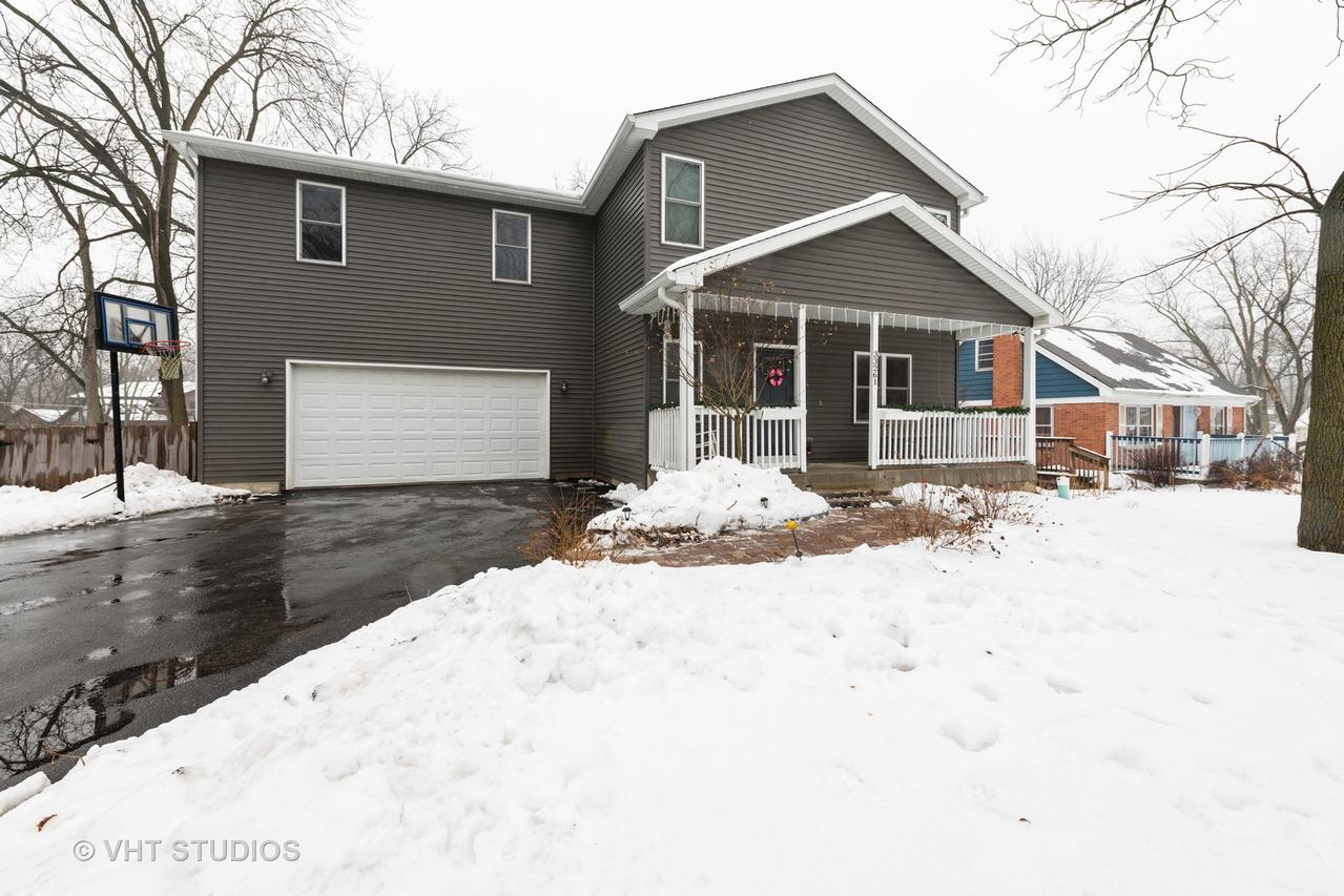 33261 N Greentree Rd., Grayslake, IL 60030