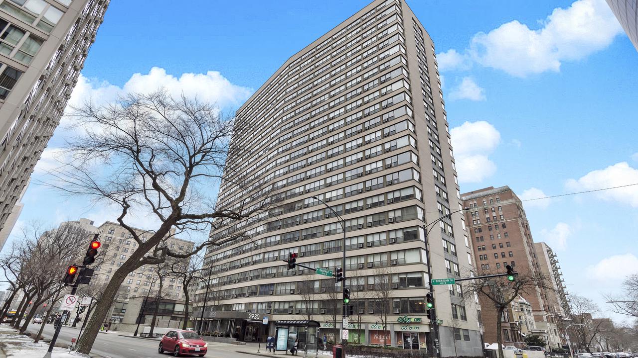 2930 N Sheridan Rd. #1203, Chicago, IL 60657