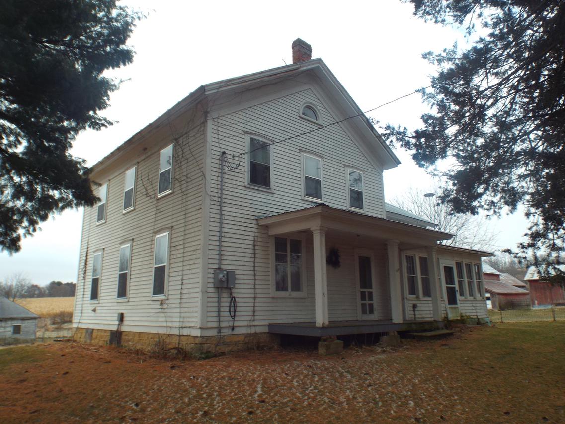 9299 E Parker Rd., Stockton, IL 61085