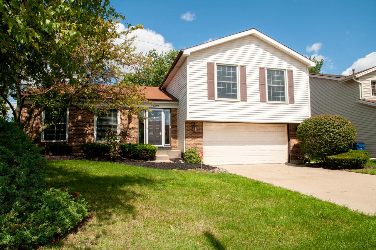 1422 Bridle Ter., Addison, IL 60101