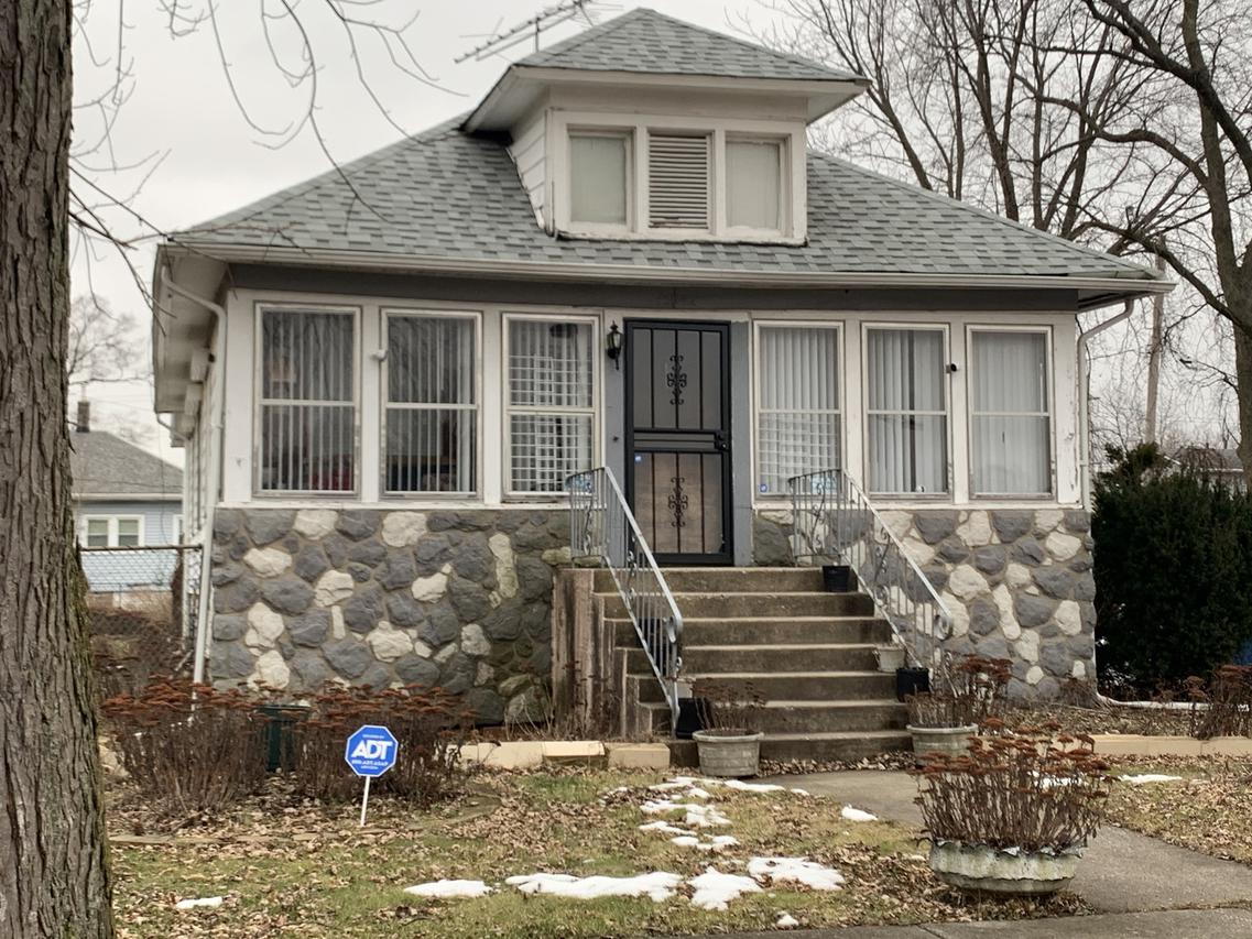 15642 Lincoln Ave., Harvey, IL 60426