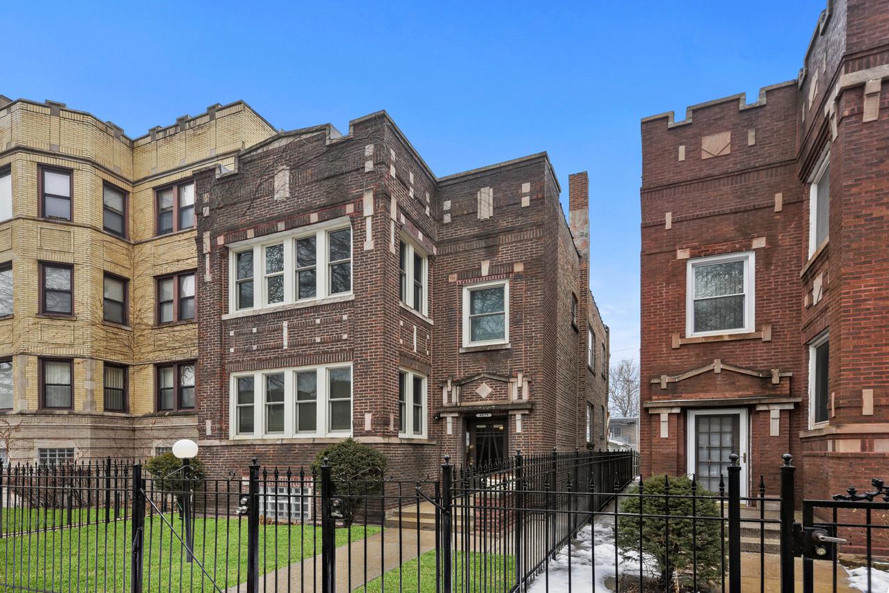 8029 S Champlain Ave., Chicago, IL 60619