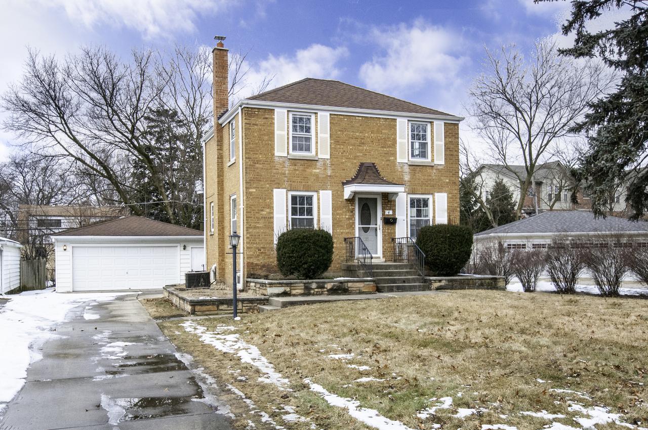 4 Hiawatha Dr., Clarendon Hills, IL 60514