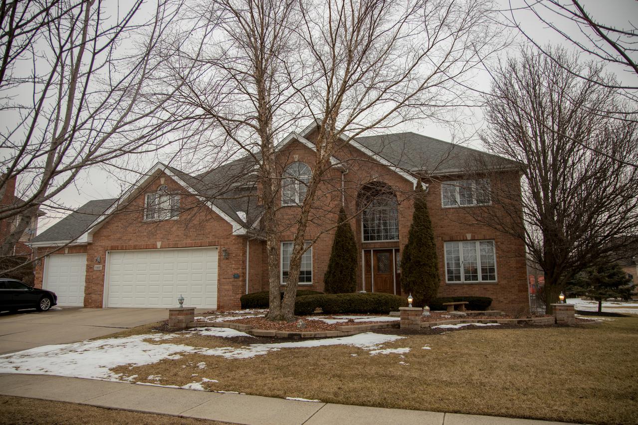 11887 Coquille Dr., Frankfort, IL 60423