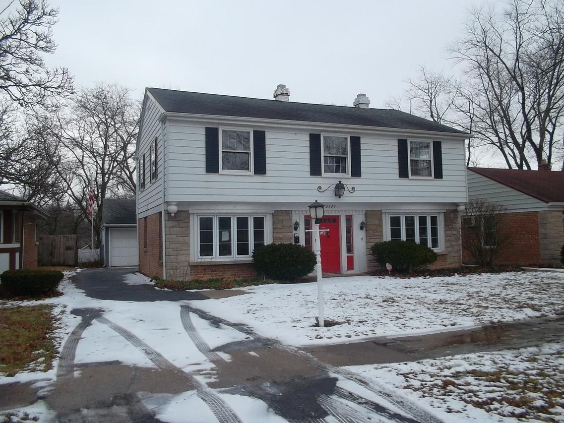 2529 Spruce Rd., Homewood, IL 60430