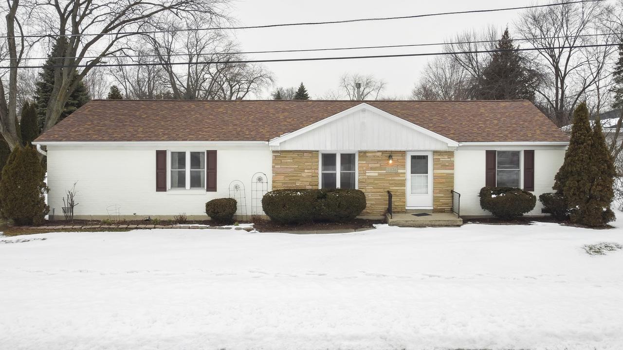 3874 Grand Ave., Gurnee, IL 60031