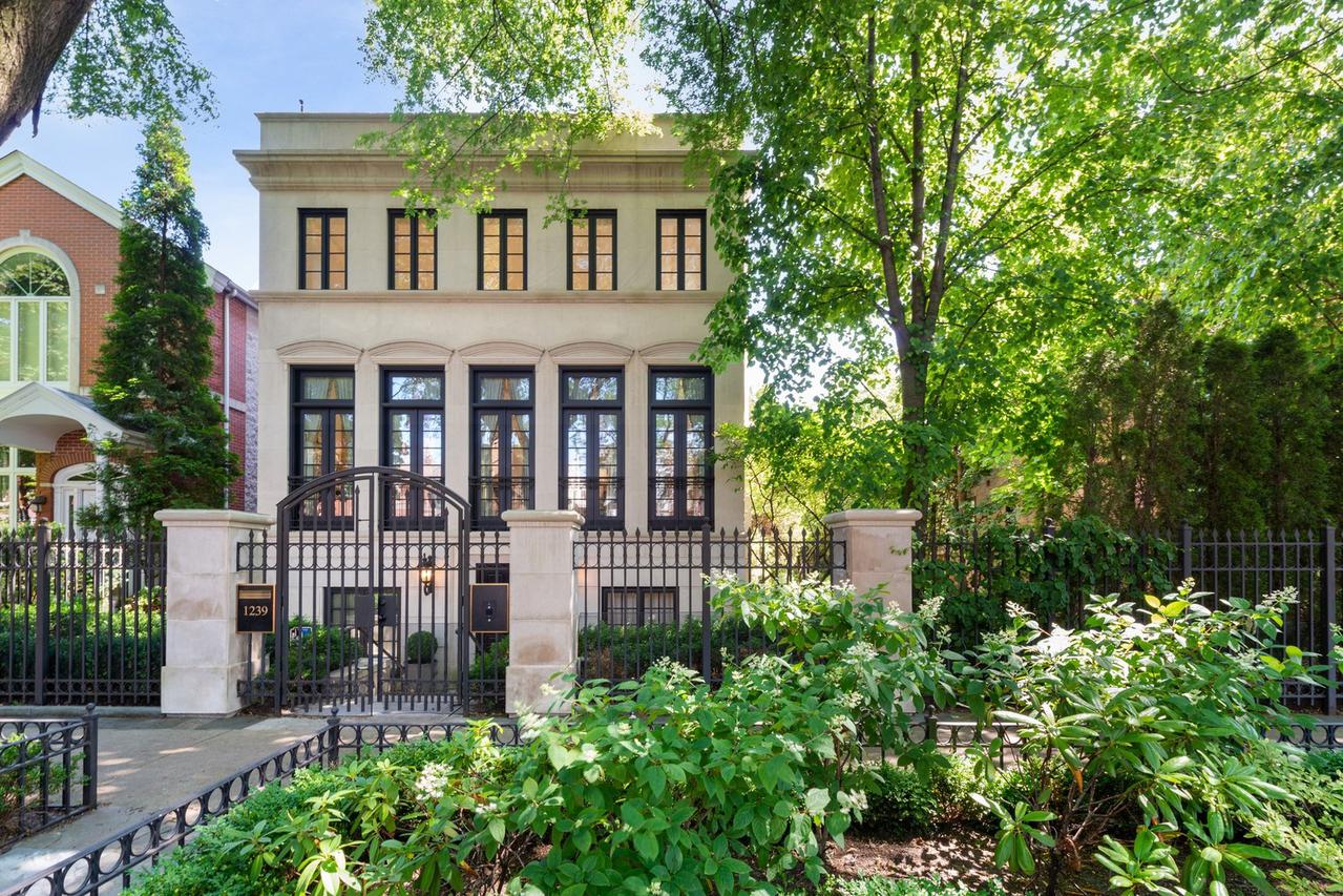 1239 W Altgeld St., Chicago, IL 60614