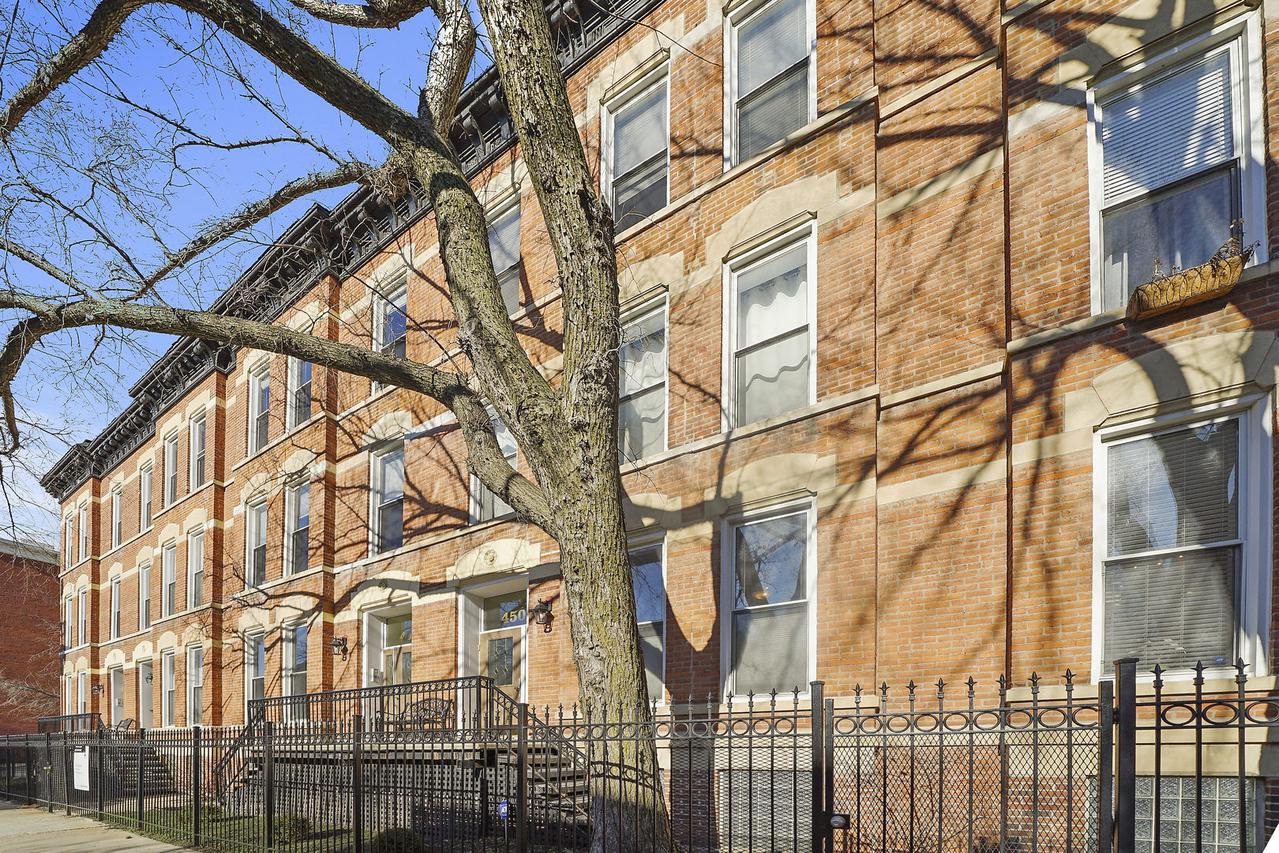 450 W Armitage Ave. #1, Chicago, IL 60614