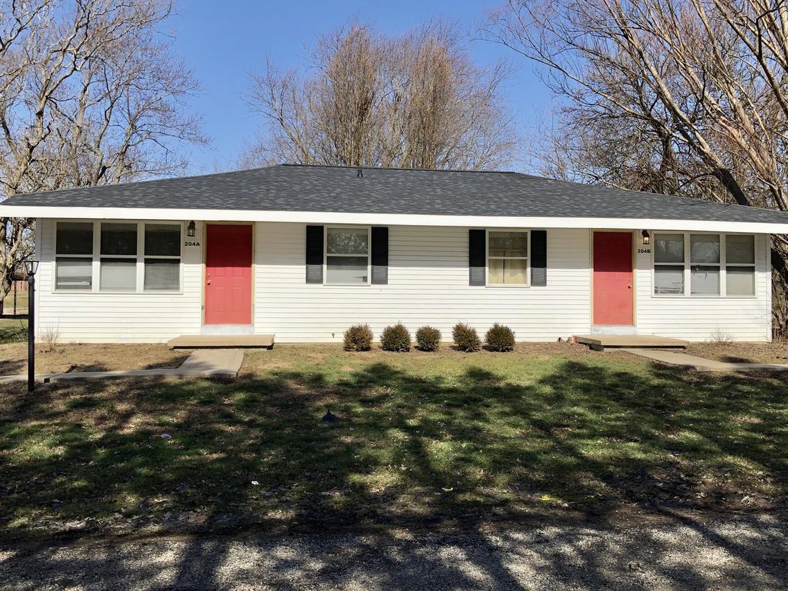 204 Proctor Ln., St. Joseph, IL 61873