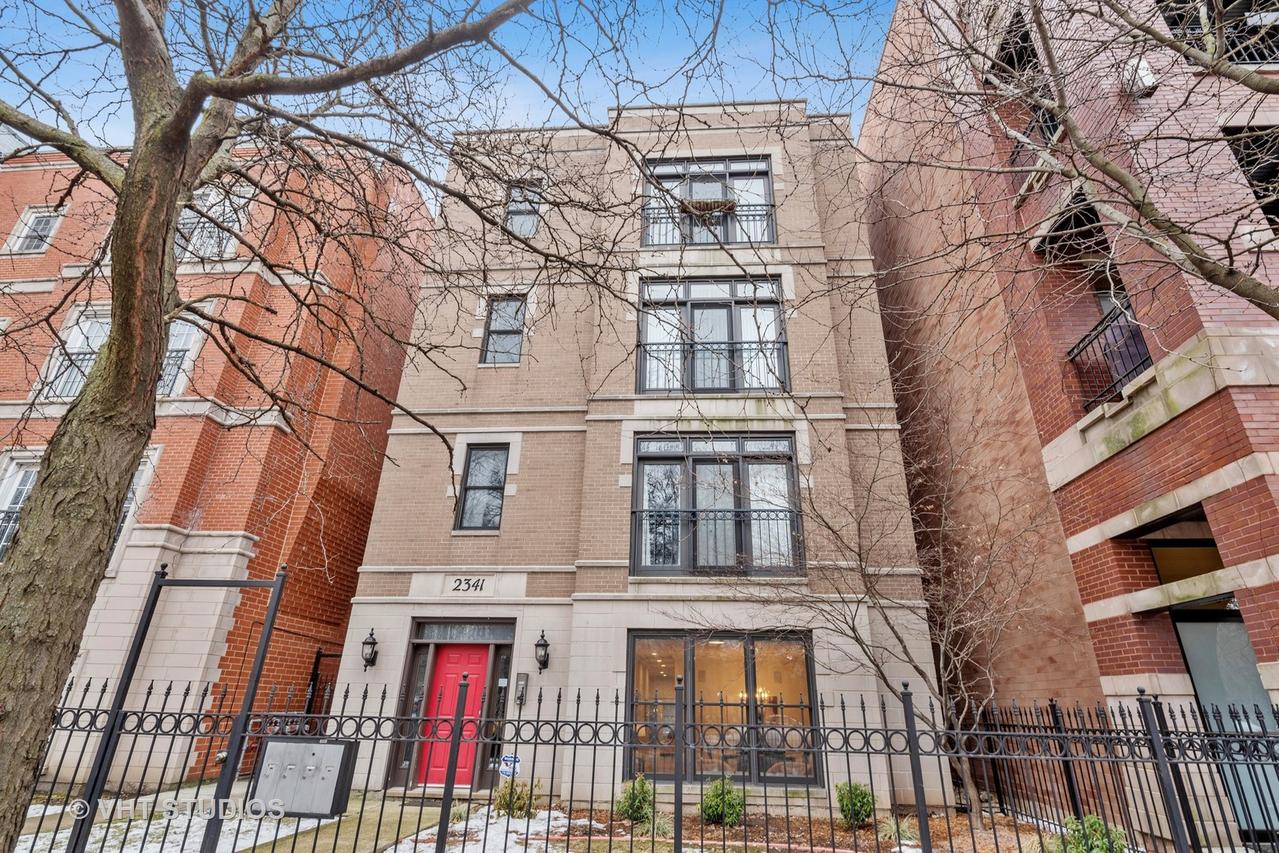 2341 W Montrose Ave. #1, Chicago, IL 60618