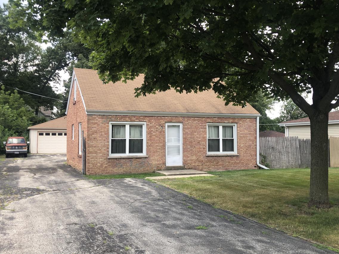 242 Highland Rd., Willowbrook, IL 60527
