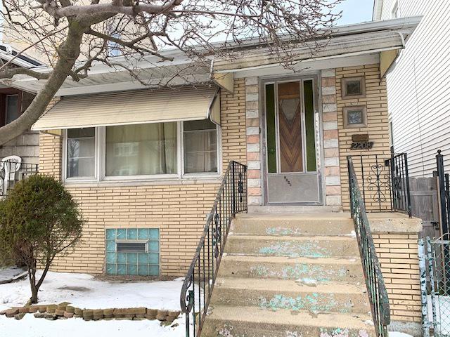 2208 N Central Park Ave., Chicago, IL 60647