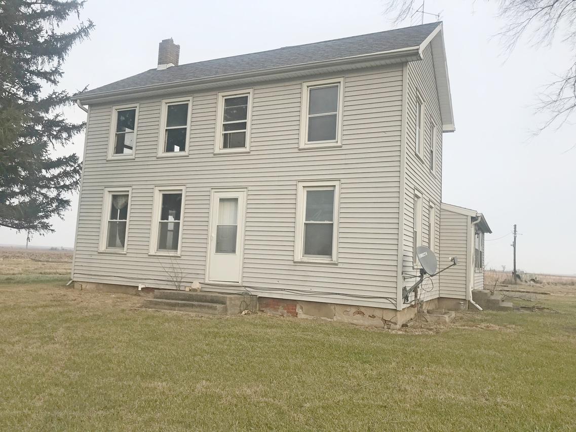 97 N 14th Rd., Lostant, IL 61334