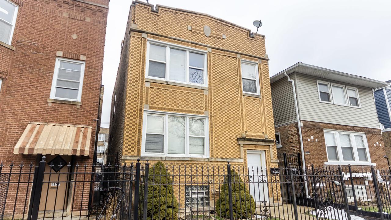 4250 W Haddon Ave., Chicago, IL 60651