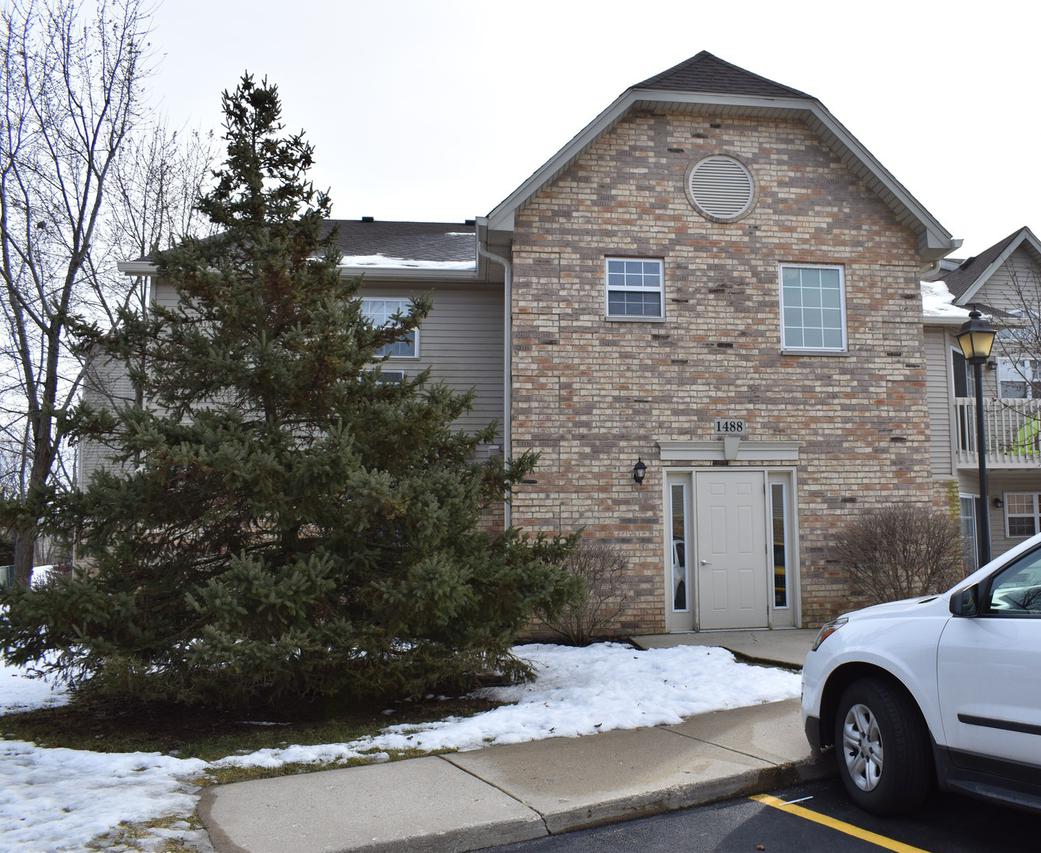 1488 W Sand Bar Ct. #1F, Round Lake, IL 60073