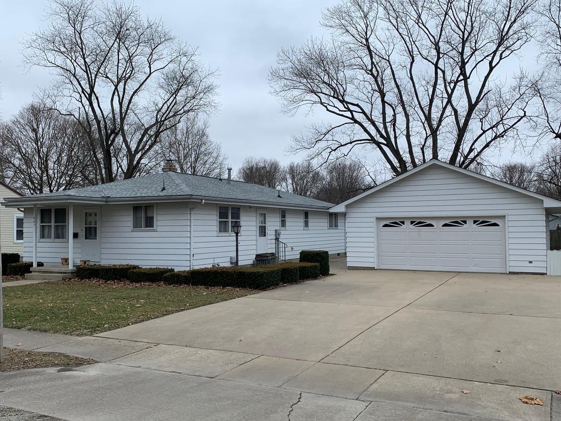 401 Stout St., St. Joseph, IL 61873