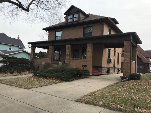 418 E Benton Ave., Stockton, IL 61085