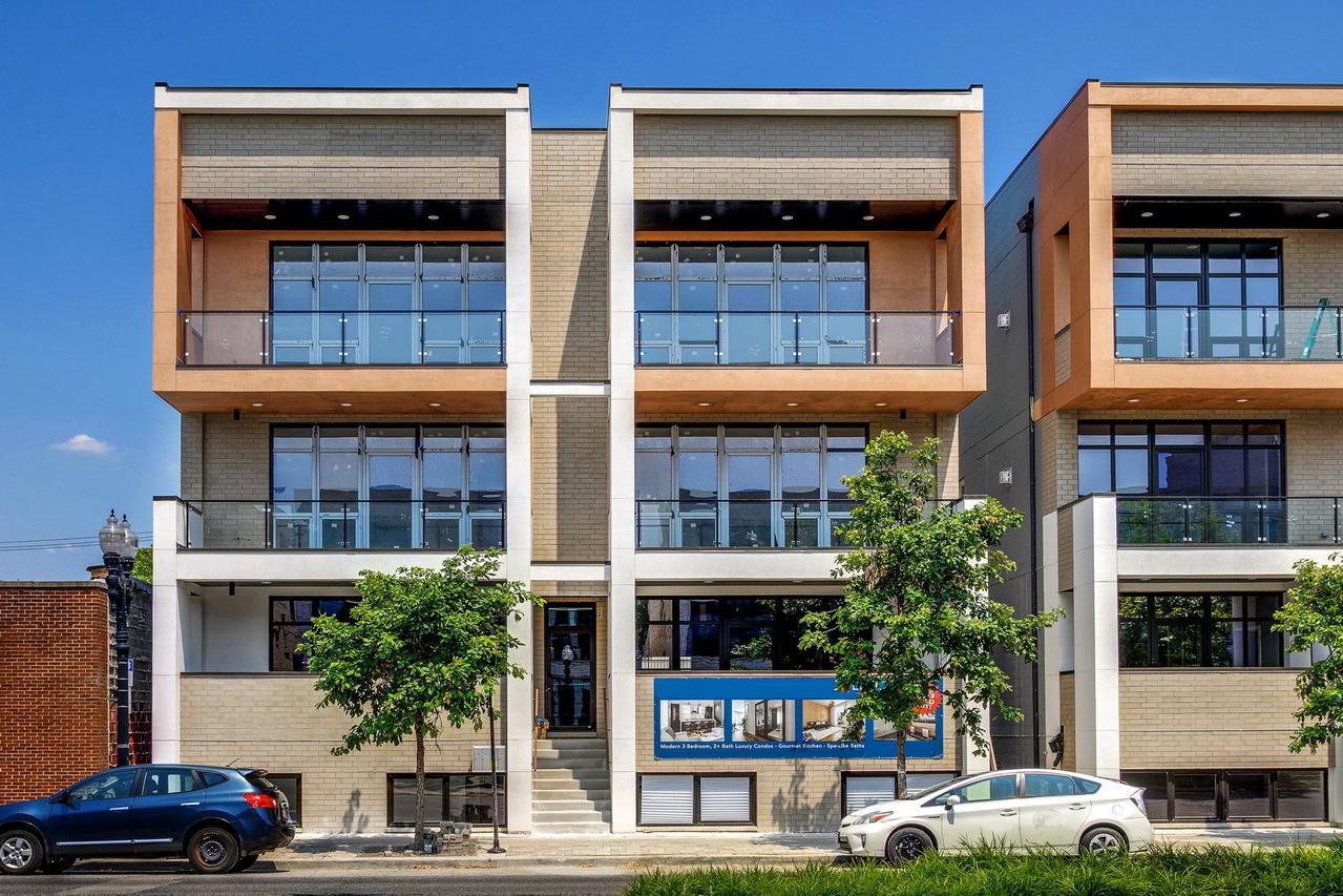 2444 W Irving Park Rd. #3W, Chicago, IL 60618
