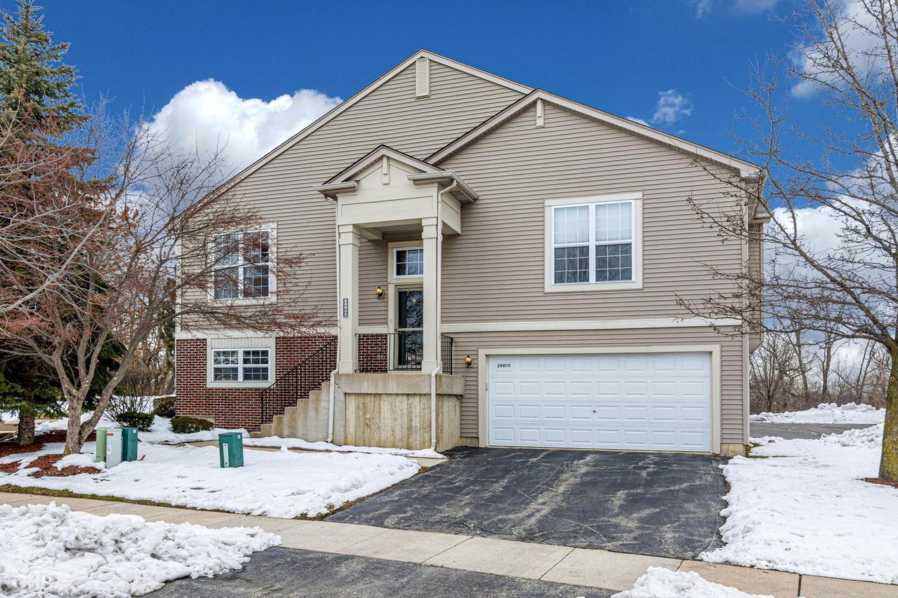 28800 W Pondview Dr., Lakemoor, IL 60051