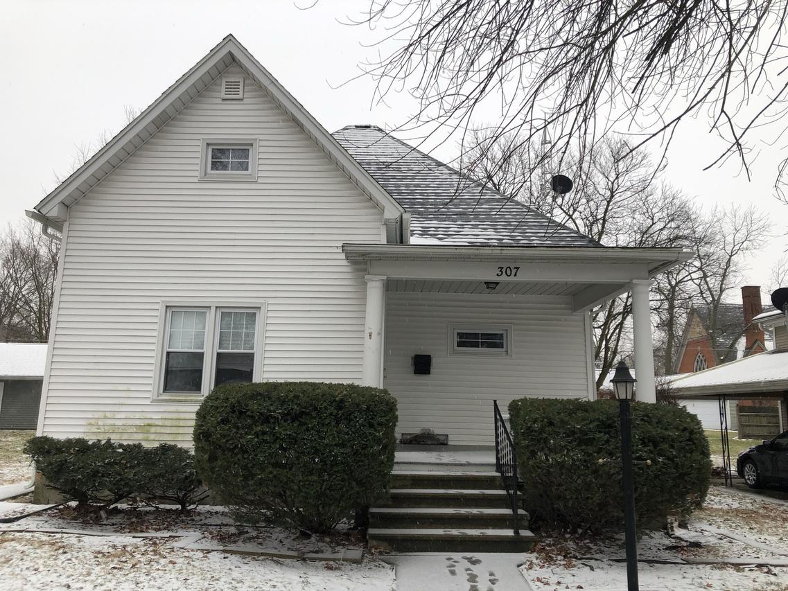 307 E Daggy St., Tuscola, IL 61953