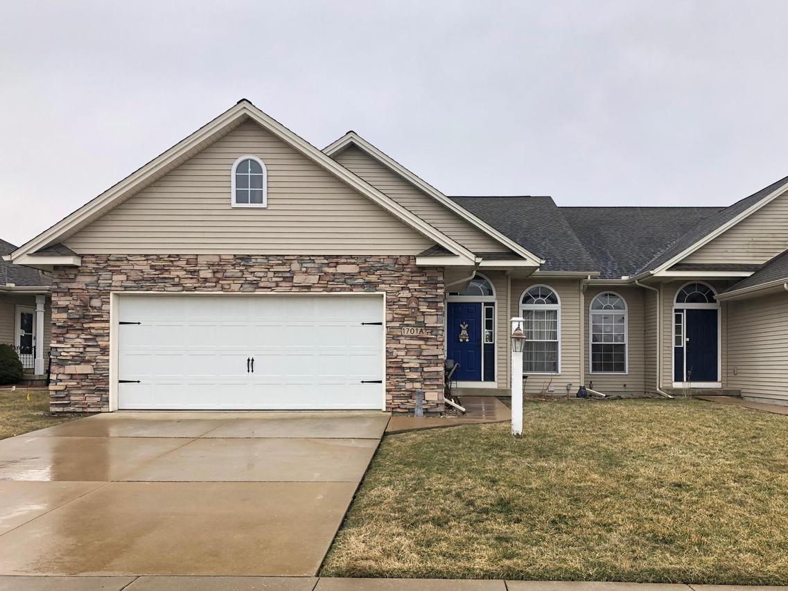 1701A Timber Wolf Ln. #A, Mahomet, IL 61853