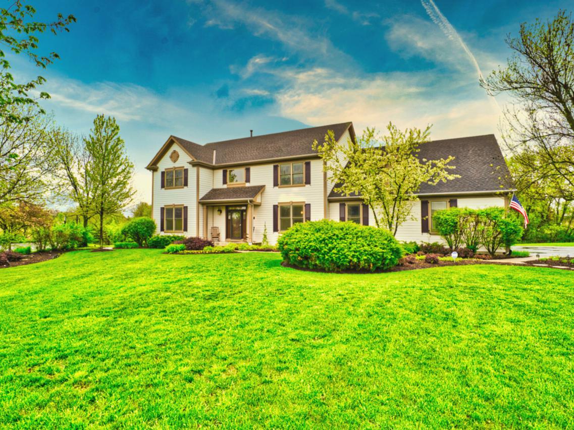 8 Charleston Ct., Hawthorn Woods, IL 60047