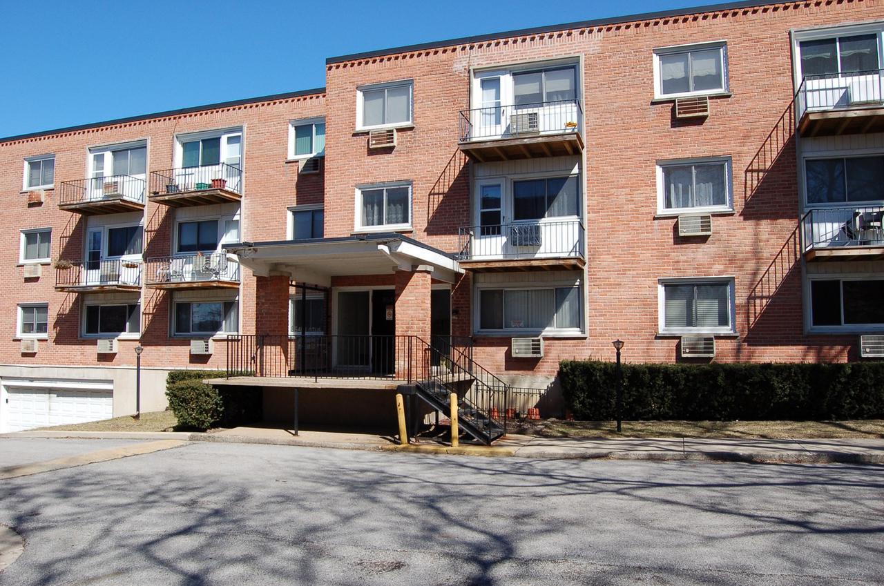8541 Lotus Ave. #818, Skokie, IL 60077