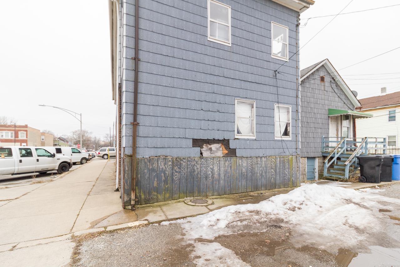 166 E Kensington Ave., Chicago, IL 60628