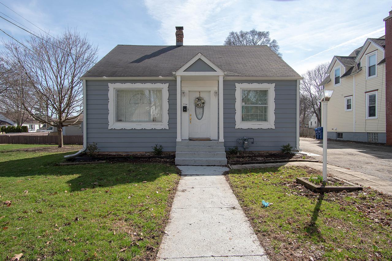 726 N 12th St., Dekalb, IL 60115