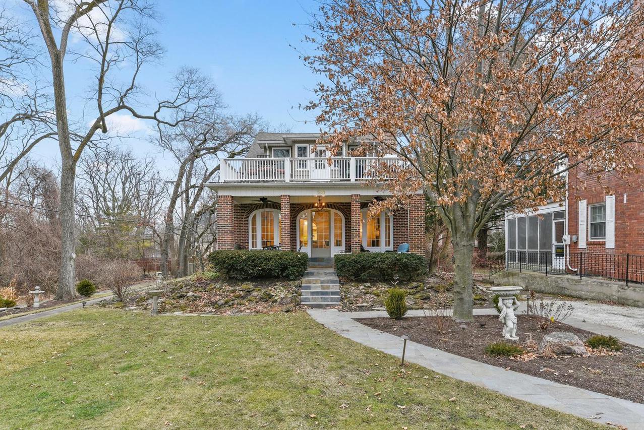 150 Laurel Ave., Wilmette, IL 60091