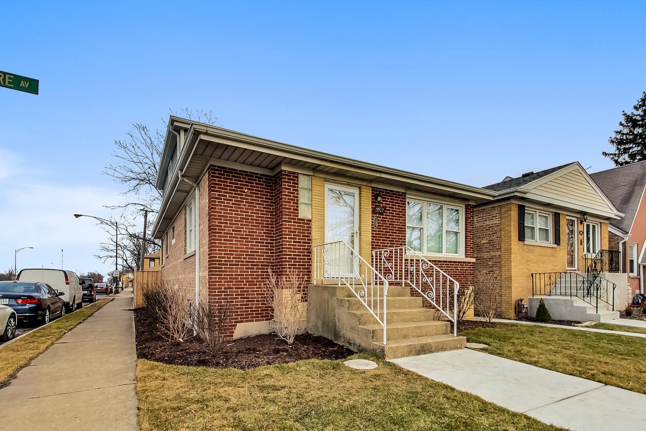 5527 N Sayre Ave., Chicago, IL 60656