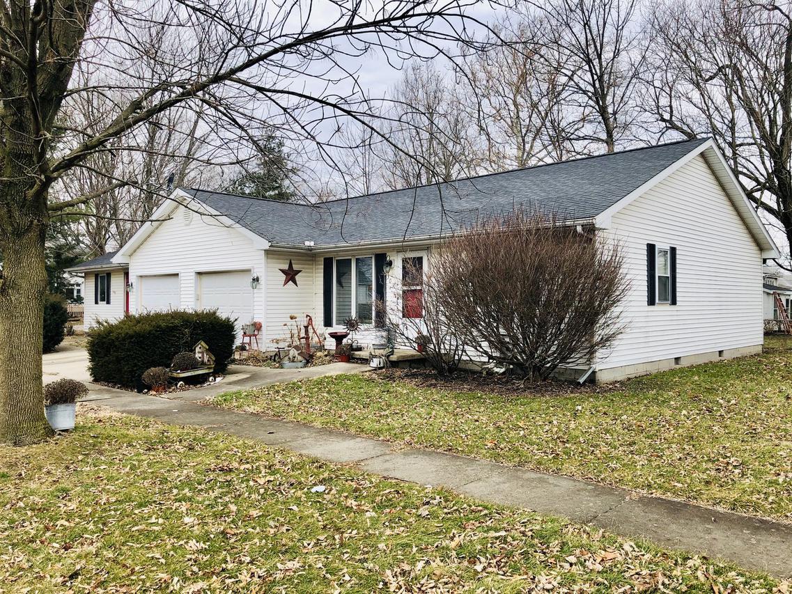 301 E Main St., Ogden, IL 61859