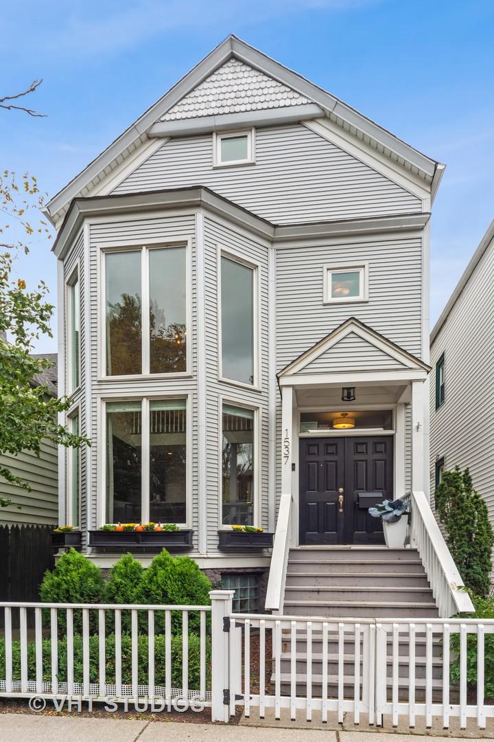 1537 W Wolfram St., Chicago, IL 60657