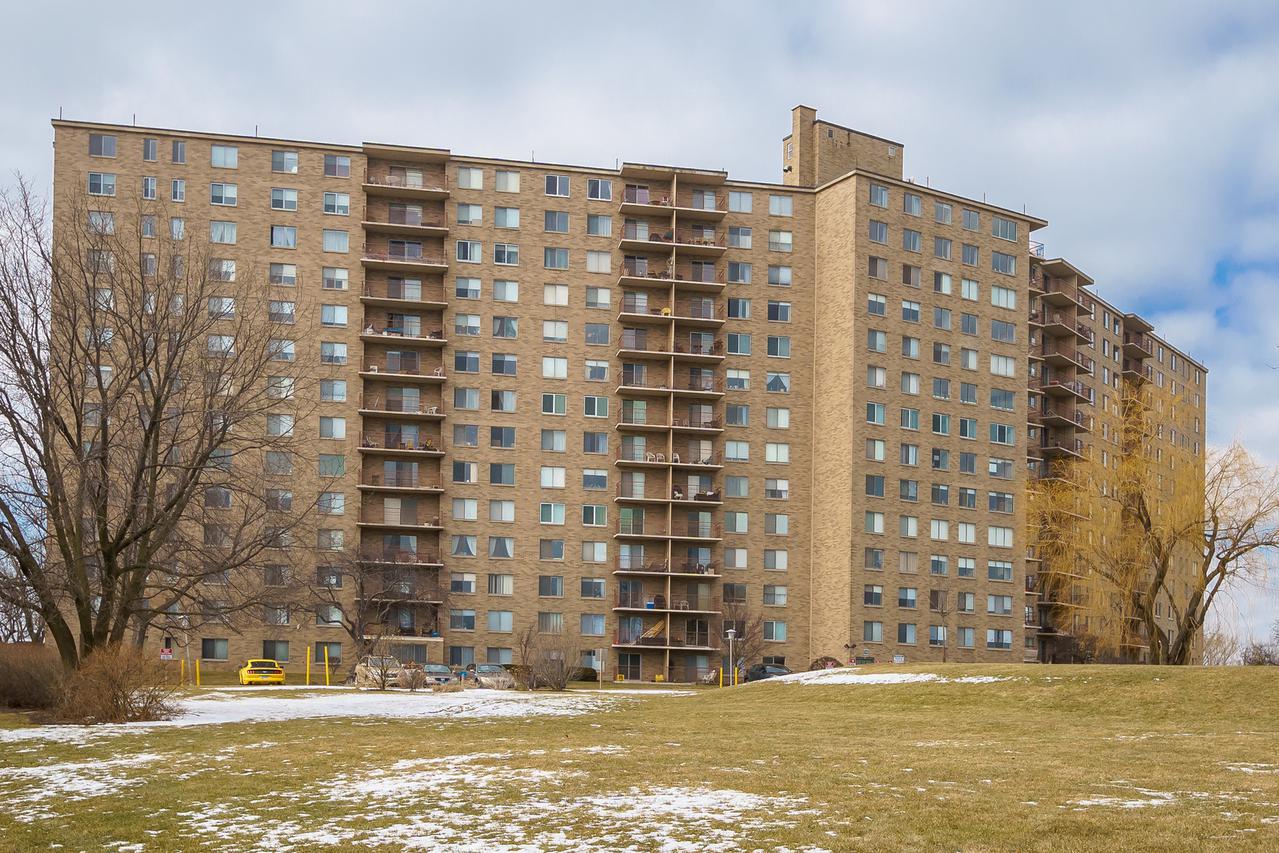 6833 N Kedzie Ave. #911, Chicago, IL 60645