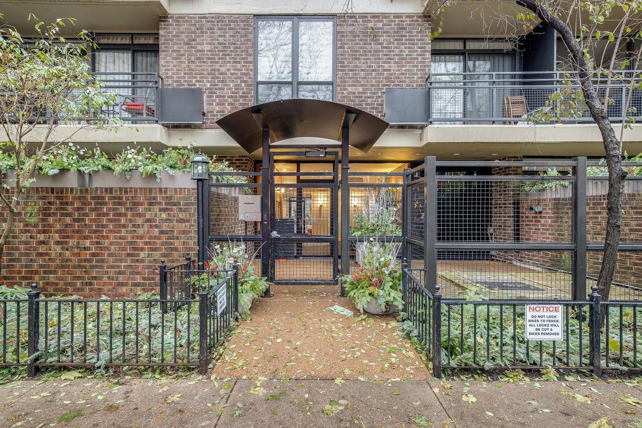 2600 N Hampden Ct. #H6, Chicago, IL 60614