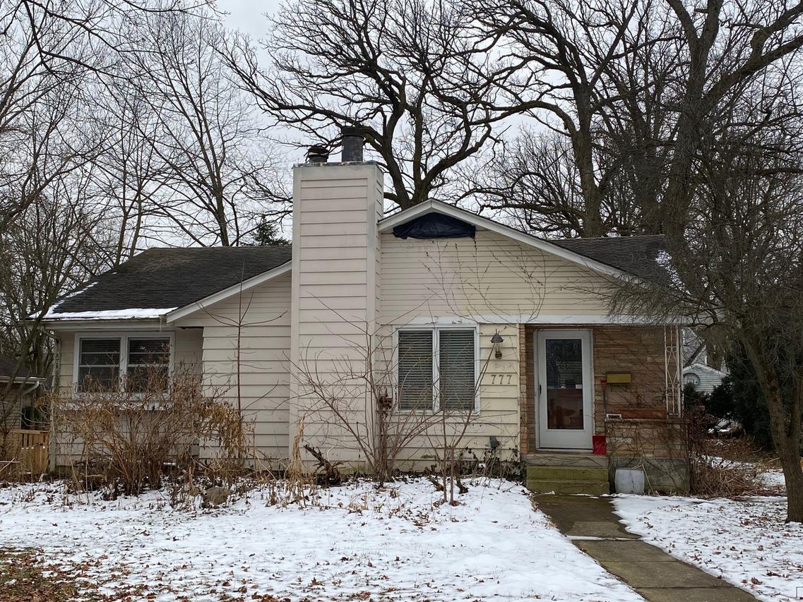 777 Elm St., Glen Ellyn, IL 60137